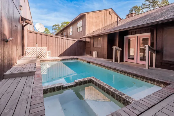 $2,000 | 514 Hickory Drive, Huntsville, TX 77320