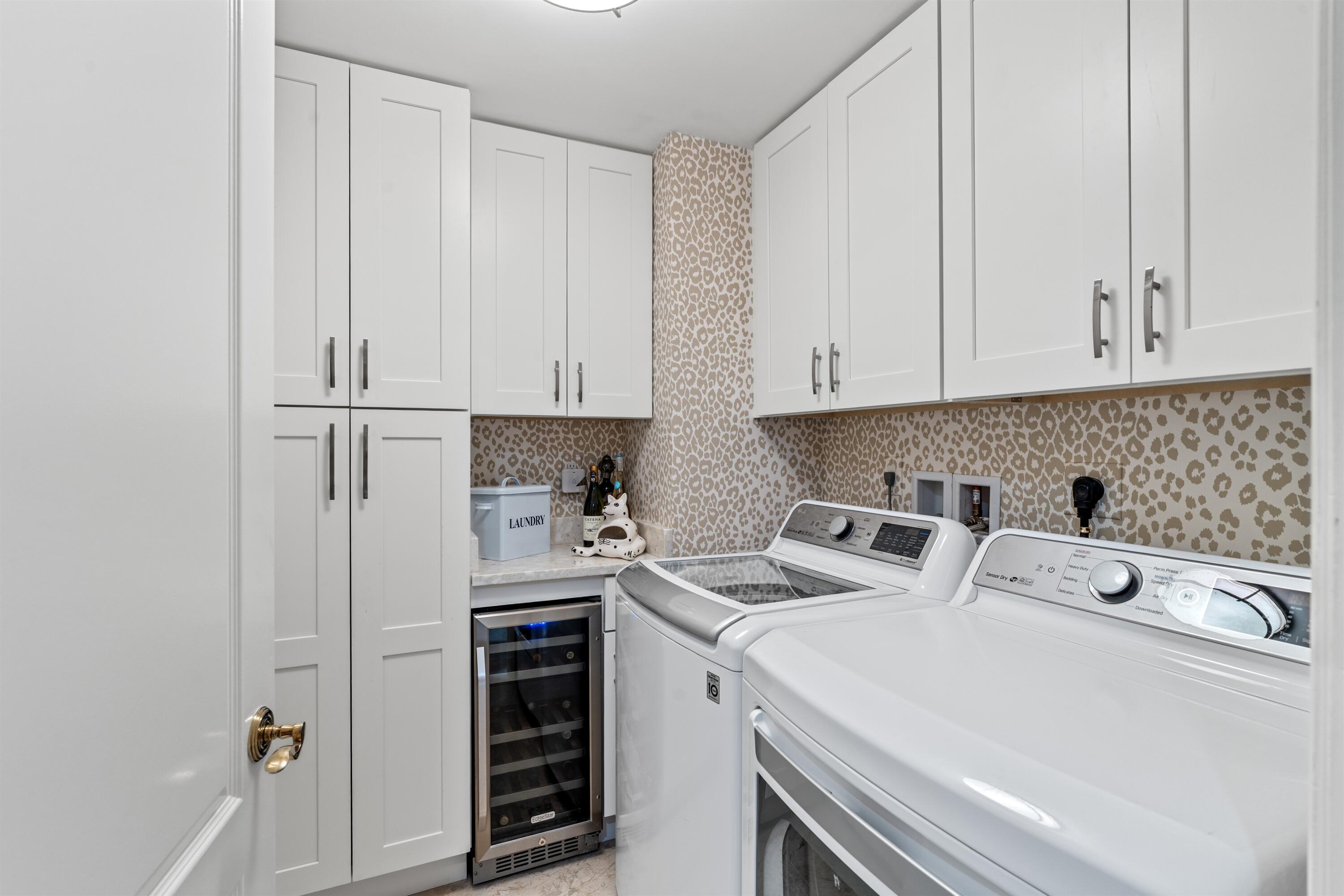 200 East Palmetto Park Road, Unit 404 Boca Raton, FL 33432 - Photo 28 of 43 LAUNDRY