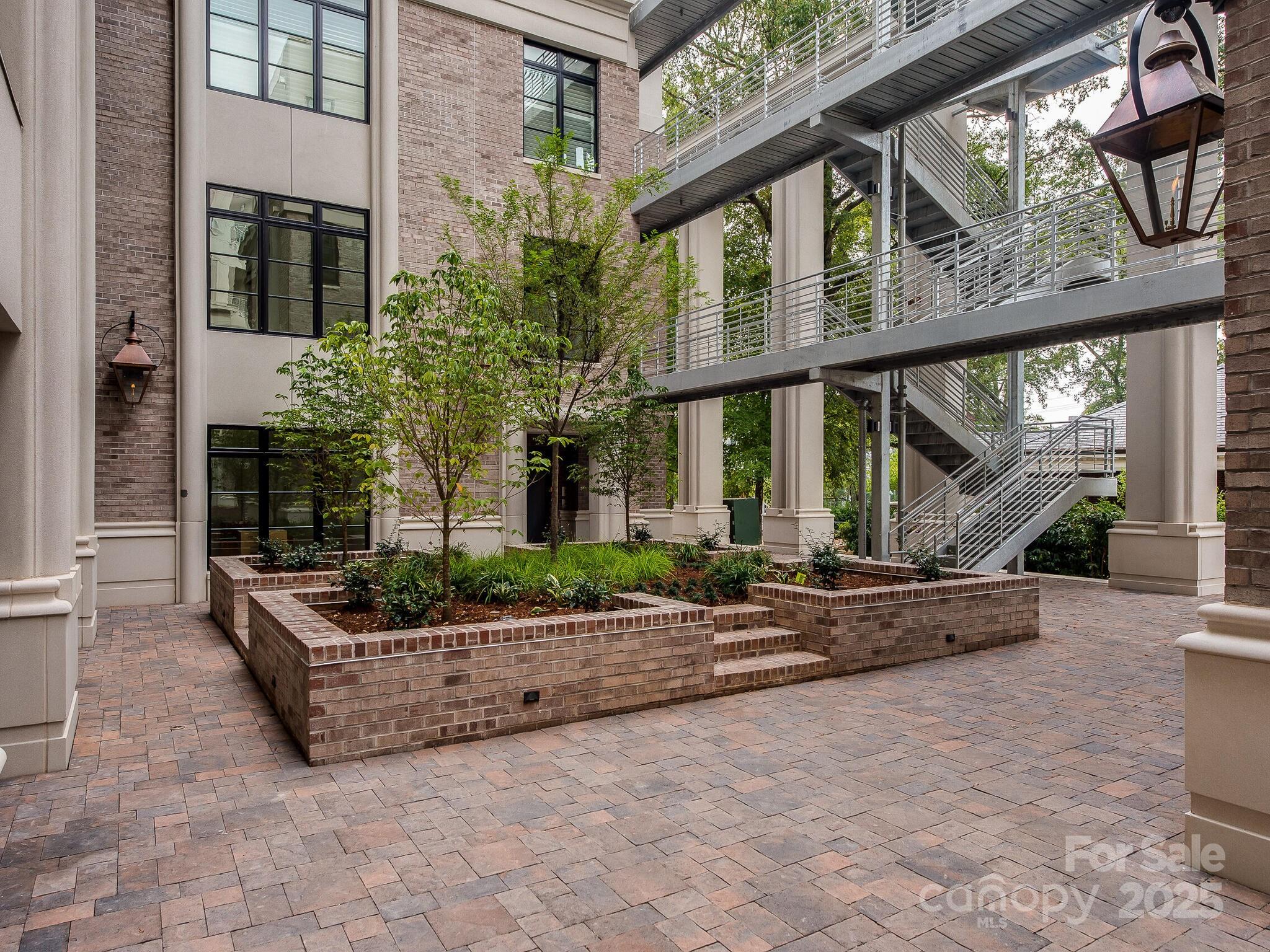 1333 Queens Road, Unit B1 Charlotte, NC 28207 - Photo 3 of 23 Gallery Image 3
