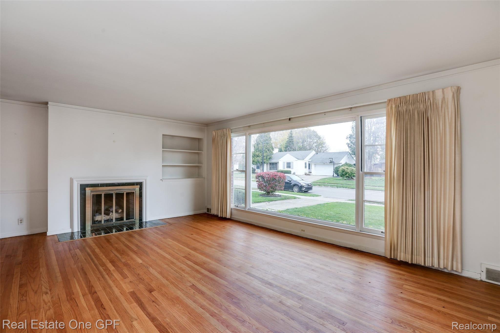 457 Lexington Road Grosse Pointe, MI 48236 - Photo 2 of 26 2-print-457 Lexington Road0001.jpg