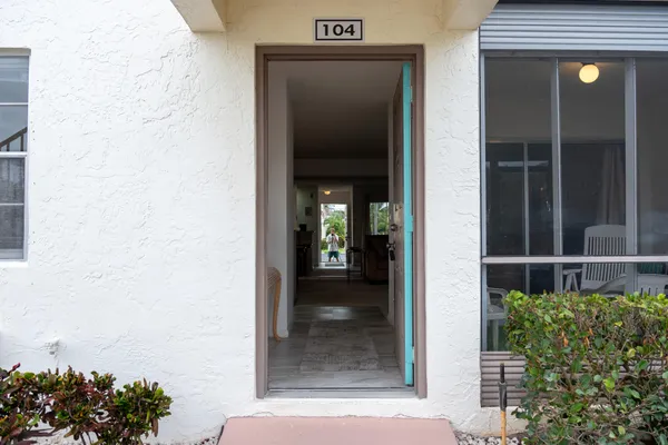 $2,200 | 14896 Bal Moral Lane, Delray Beach, FL 33446