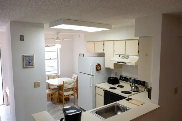 $2,200 | 14896 Bal Moral Lane, Delray Beach, FL 33446