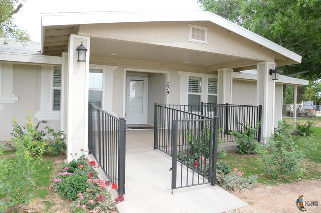 579 West Carter Road Brawley, CA 92227 - Photo 2 of 32 Gallery Image 2