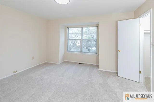 $430,000 | 2002 Sandlewood Court, Monmouth Junction, NJ 08852