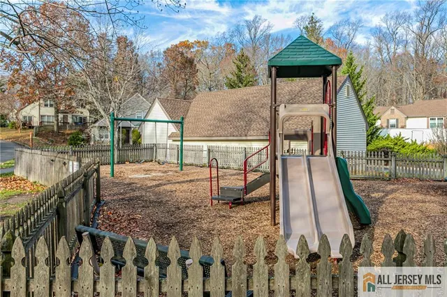 $430,000 | 2002 Sandlewood Court, Monmouth Junction, NJ 08852