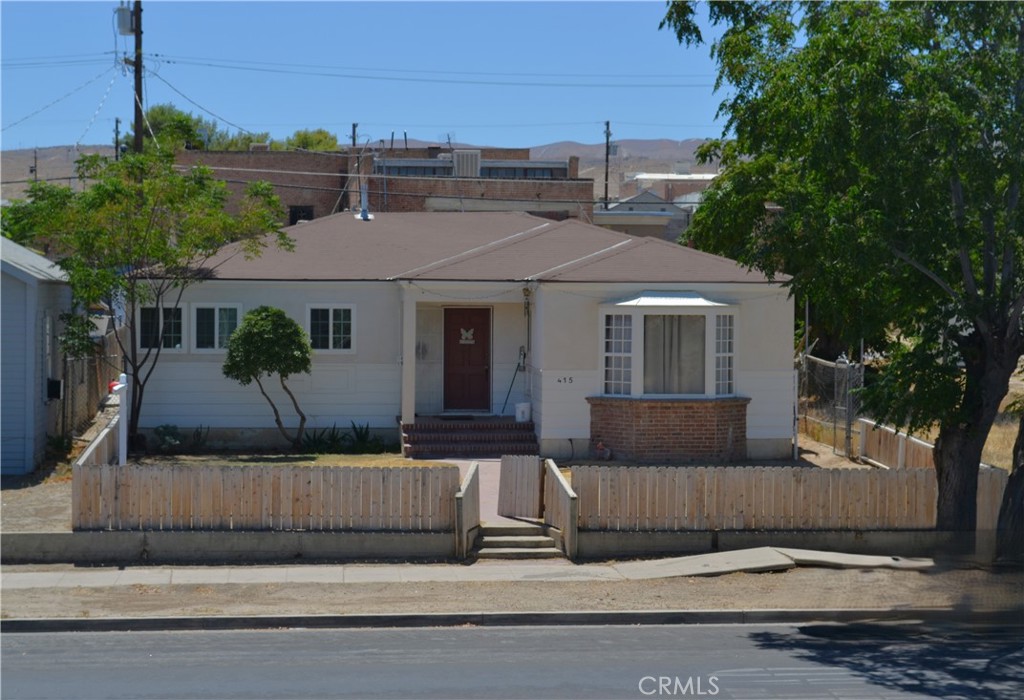 415 Kern Street Taft, CA 93268 - Photo 4 of 31