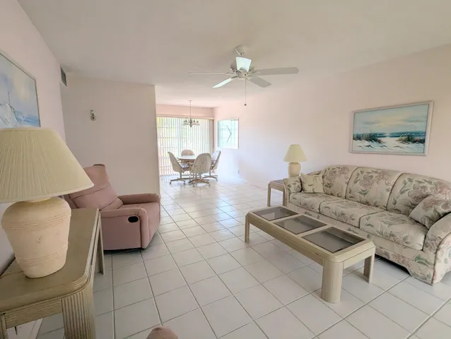 $2,000 | 2 Golfs Edge, Unit D, West Palm Beach, FL 33417