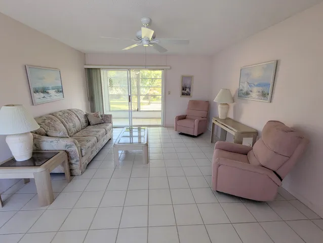 $2,000 | 2 Golfs Edge, Unit D, West Palm Beach, FL 33417