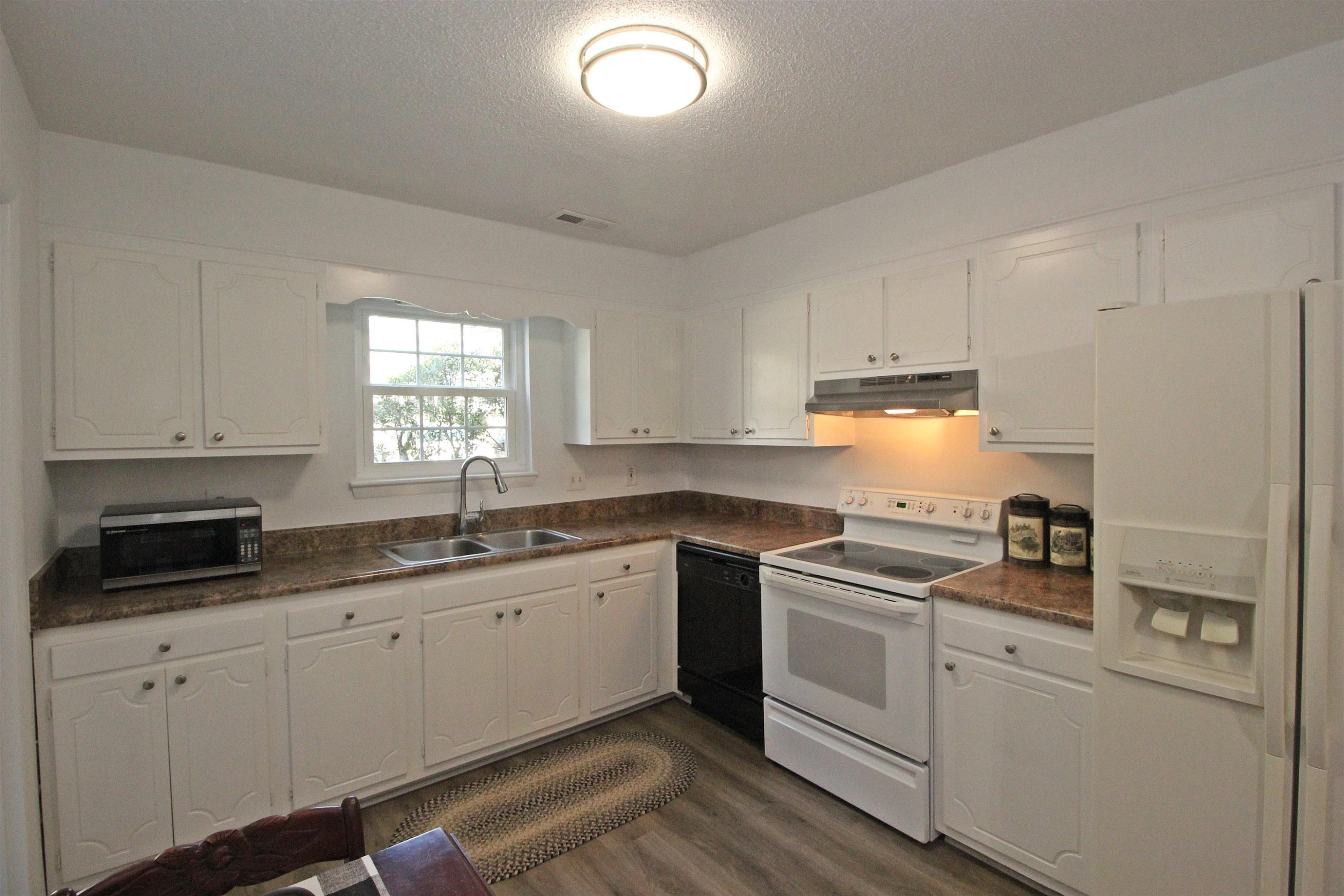 1204 Falls Church Road, Unit C Raleigh, NC 27609 - Photo 14 of 26 Photo 14