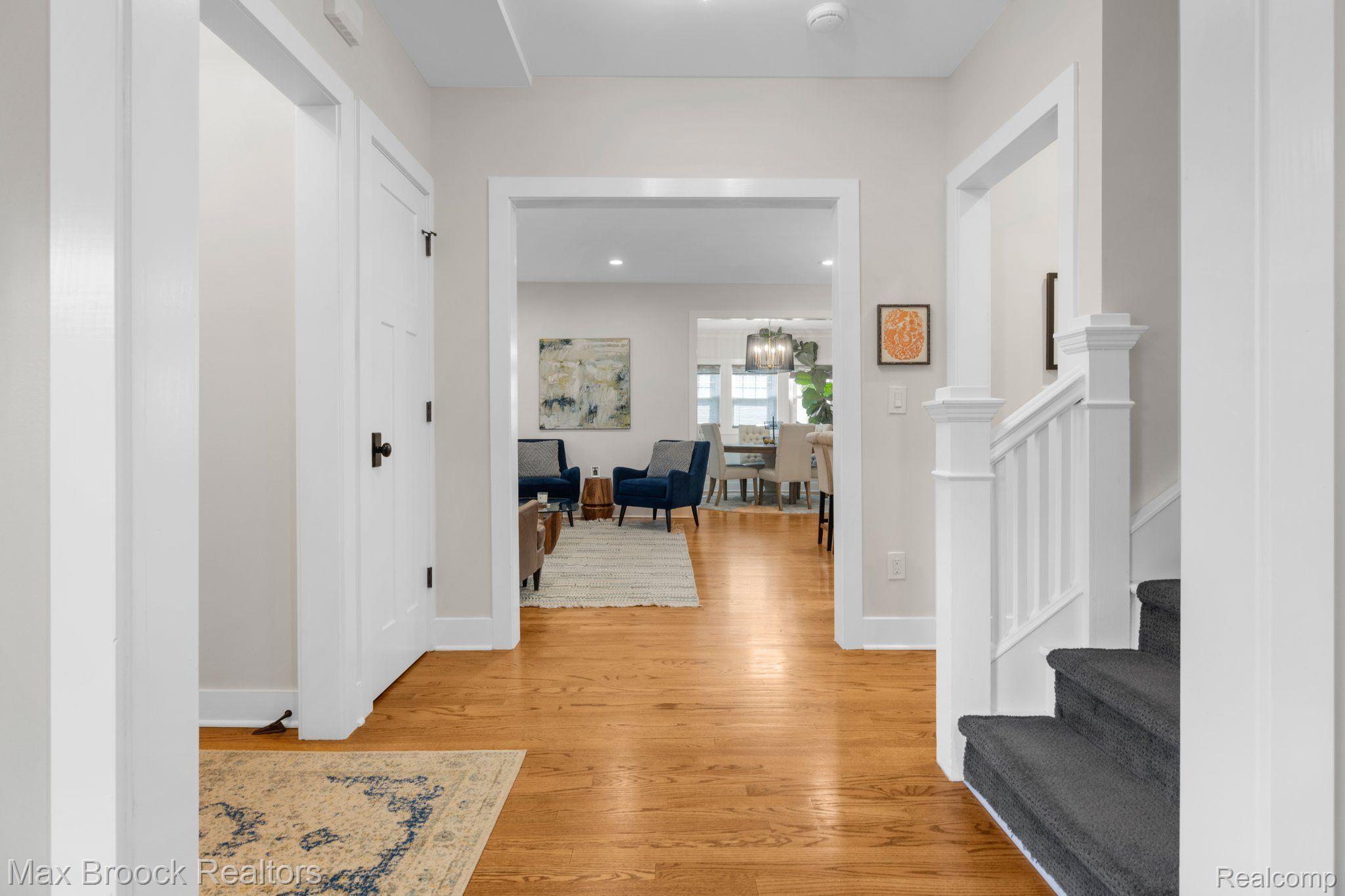 19 Norwich Road Pleasant Ridge, MI 48069 - Photo 11 of 54 Main Hallway Entrance to Family Room and Kitchen