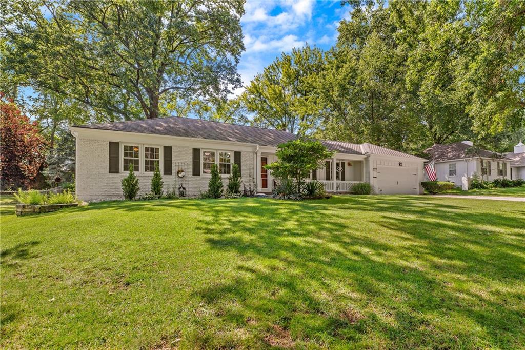 9416 Wenonga Road Leawood, KS 66206 - Photo 2 of 54