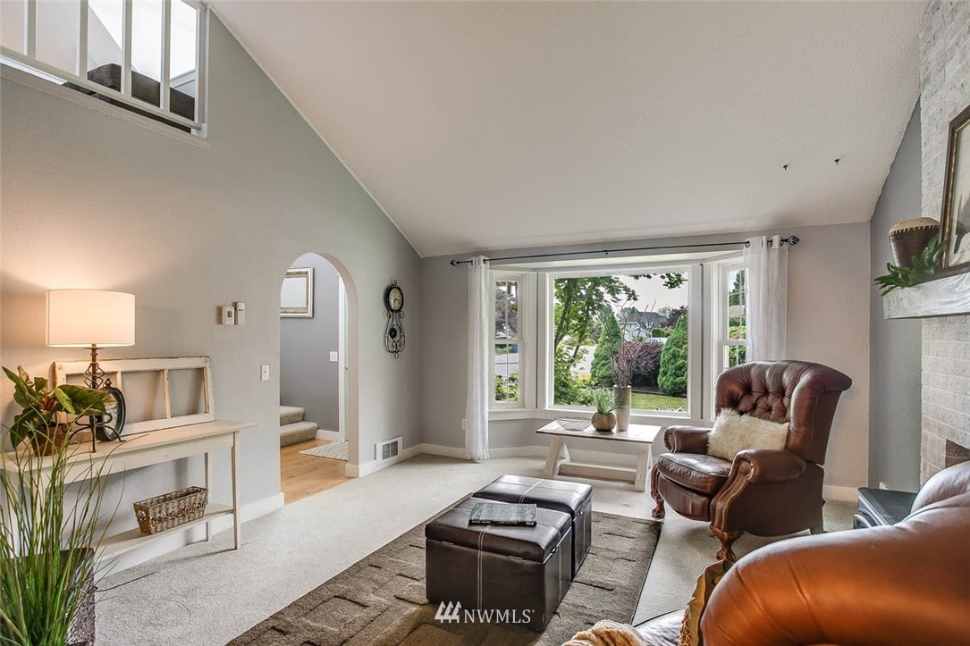 530 166th Place Southeast Bothell, WA 98012 - Photo 3 of 24 Gallery Image 3