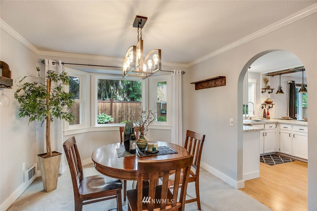 530 166th Place Southeast Bothell, WA 98012 - Photo 4 of 24 Gallery Image 4