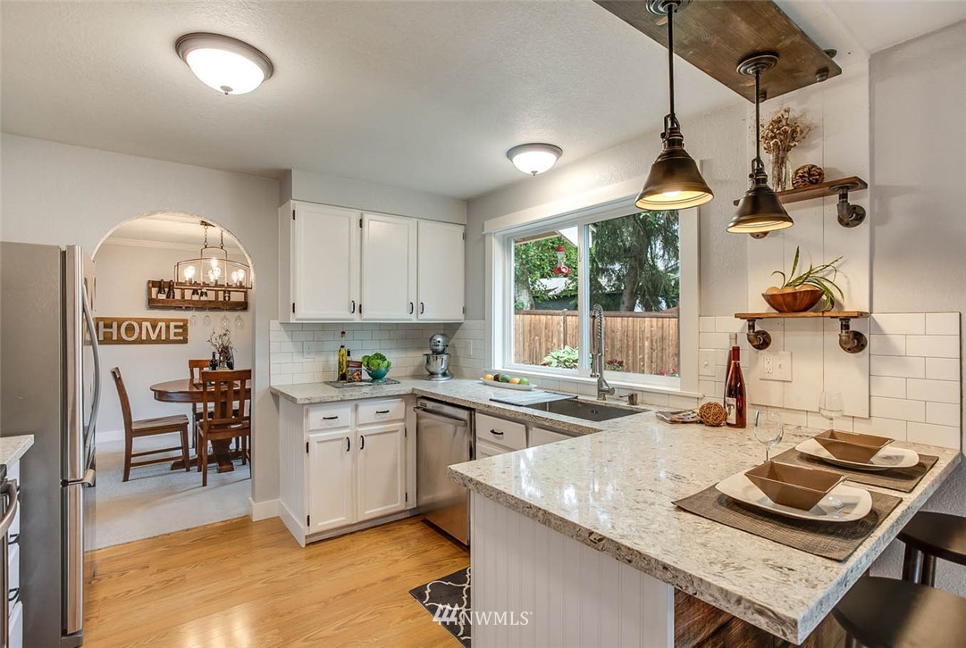 530 166th Place Southeast Bothell, WA 98012 - Photo 7 of 24 Gallery Image 7