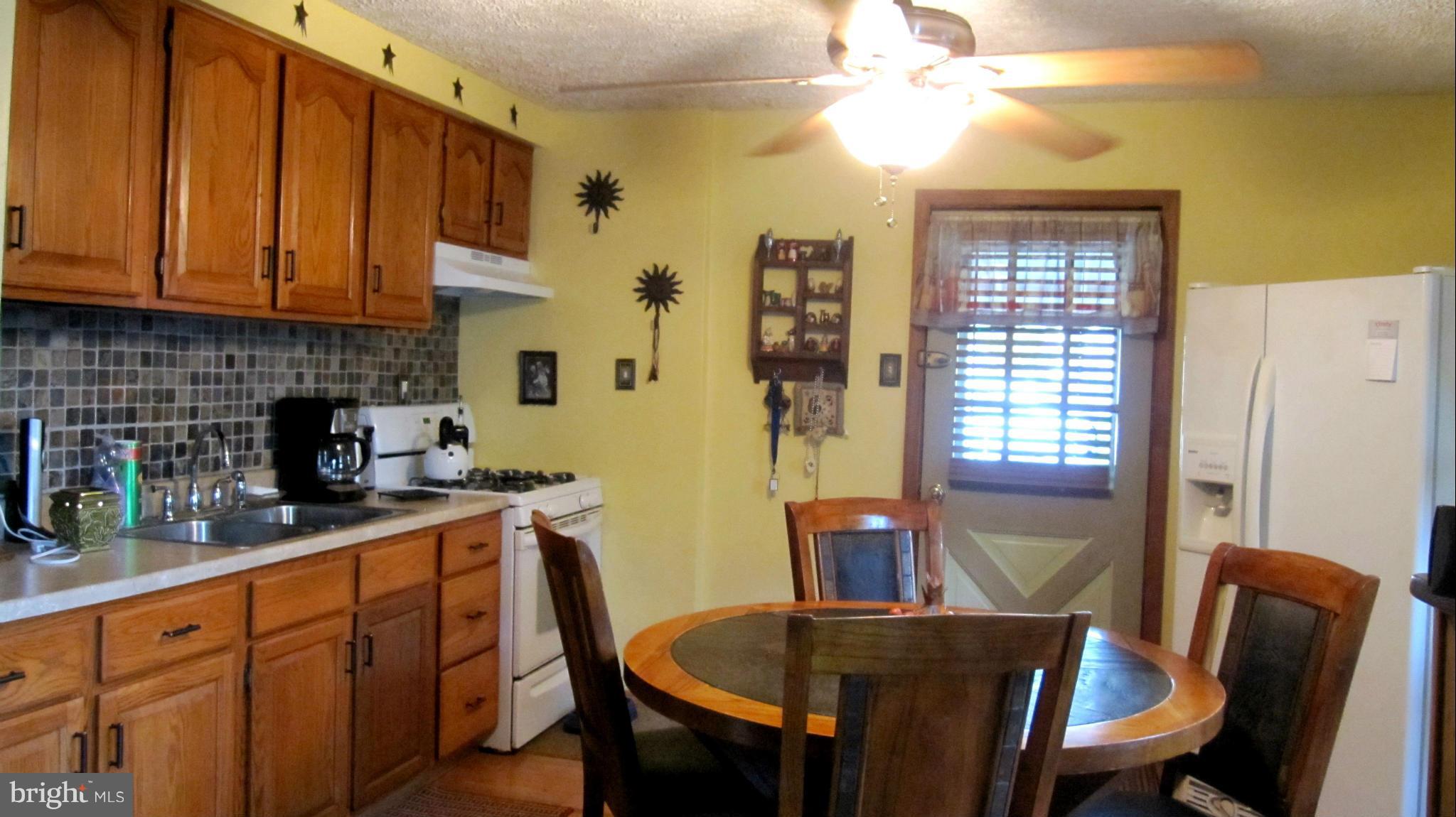 1320 2nd Road Baltimore, MD 21220 - Photo 3 of 29 Kitchen