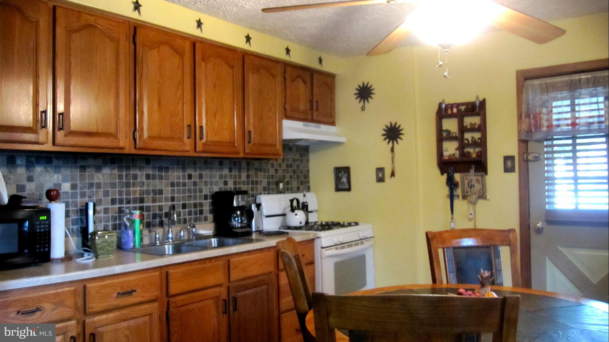 1320 2nd Road Baltimore, MD 21220 - Photo 5 of 29 Kitchen