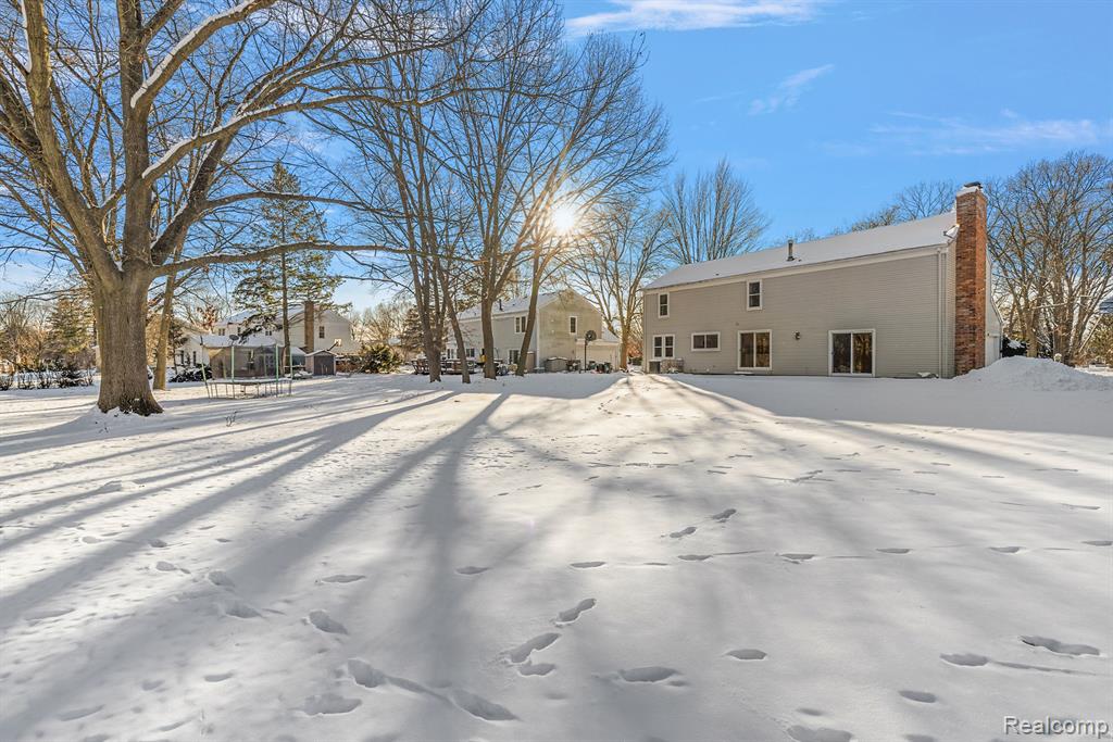 28696 Roxbury Street Farmington Hills, MI 48331 - Photo 52 of 55