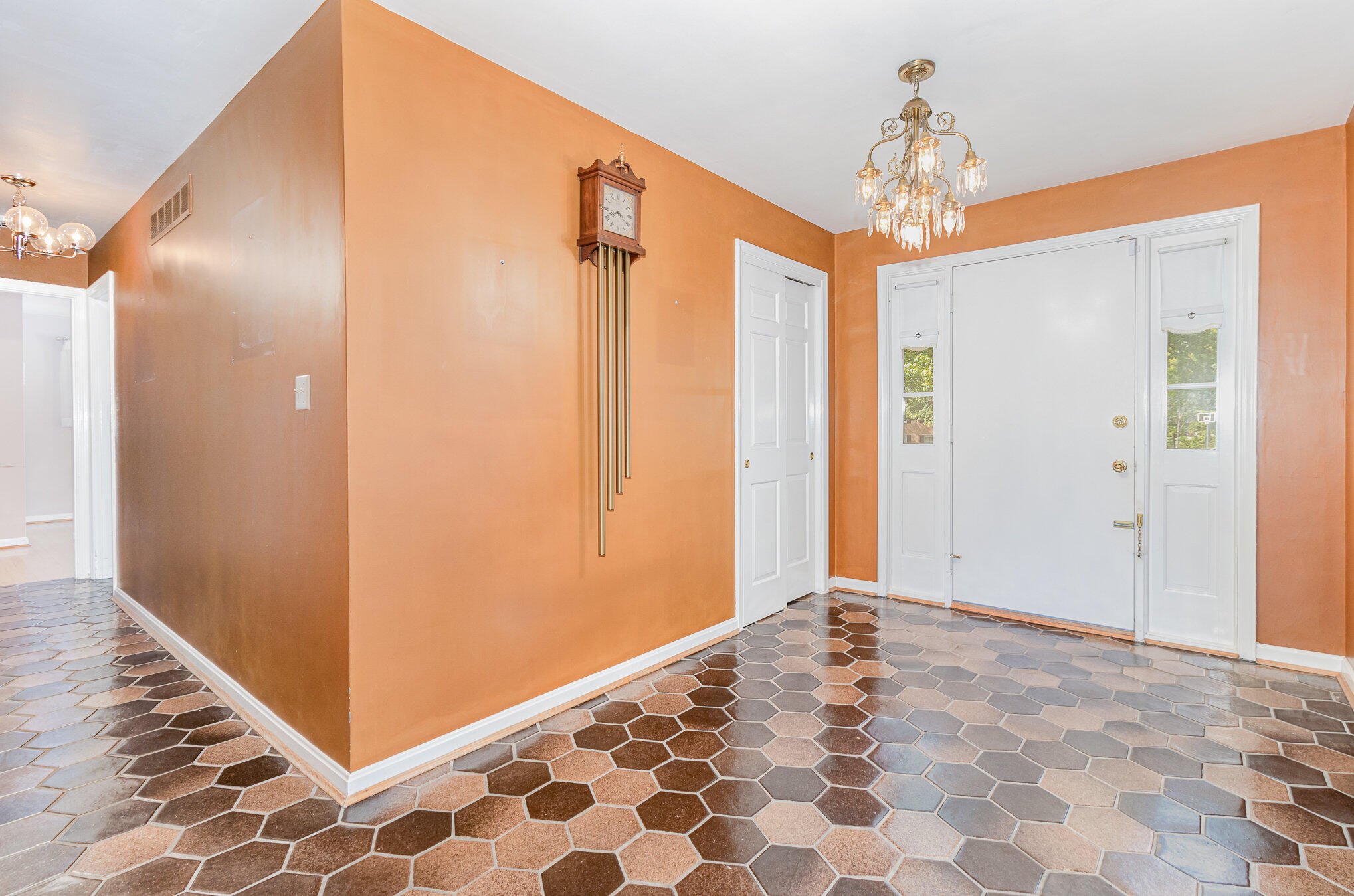 1438 Flintridge Road Florence, KY 41042 - Photo 6 of 43 Gallery Image 6