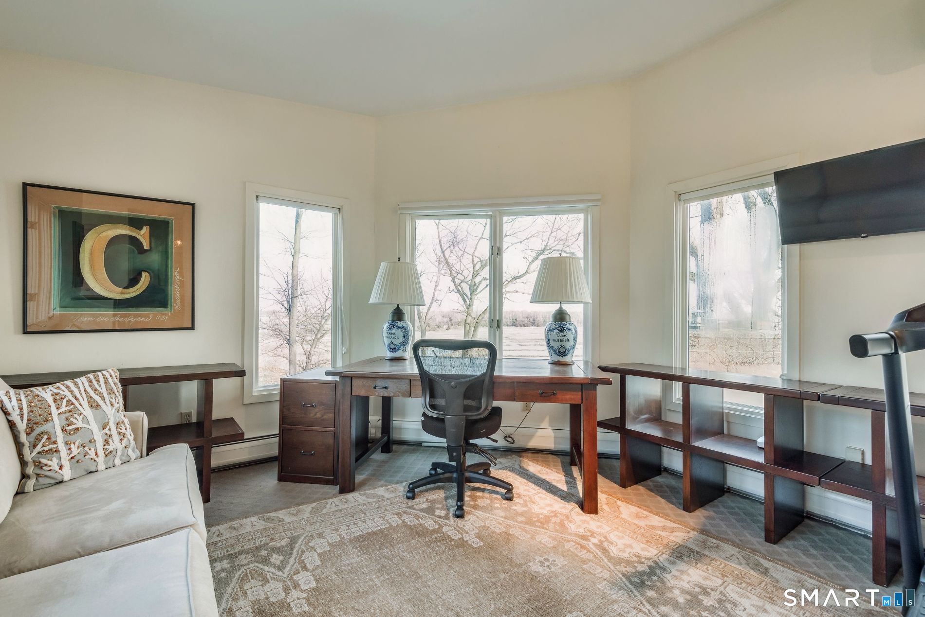 31 Splitrock Road Norwalk, CT 06854 - Photo 28 of 38 a living room with furniture and a window