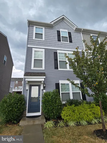a view of entryway front of house