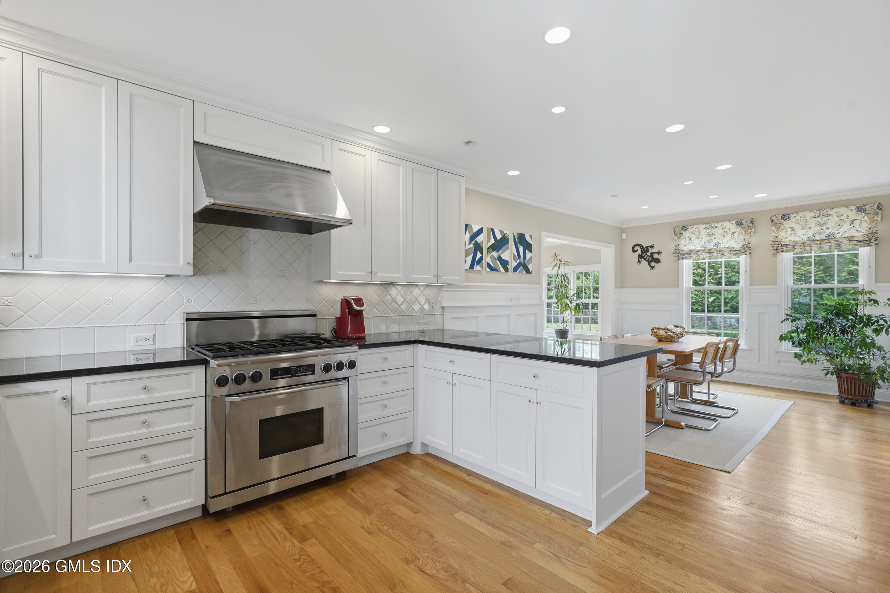 35 Owenoke Way Riverside, CT 06878 - Photo 14 of 33 DSC01216_1