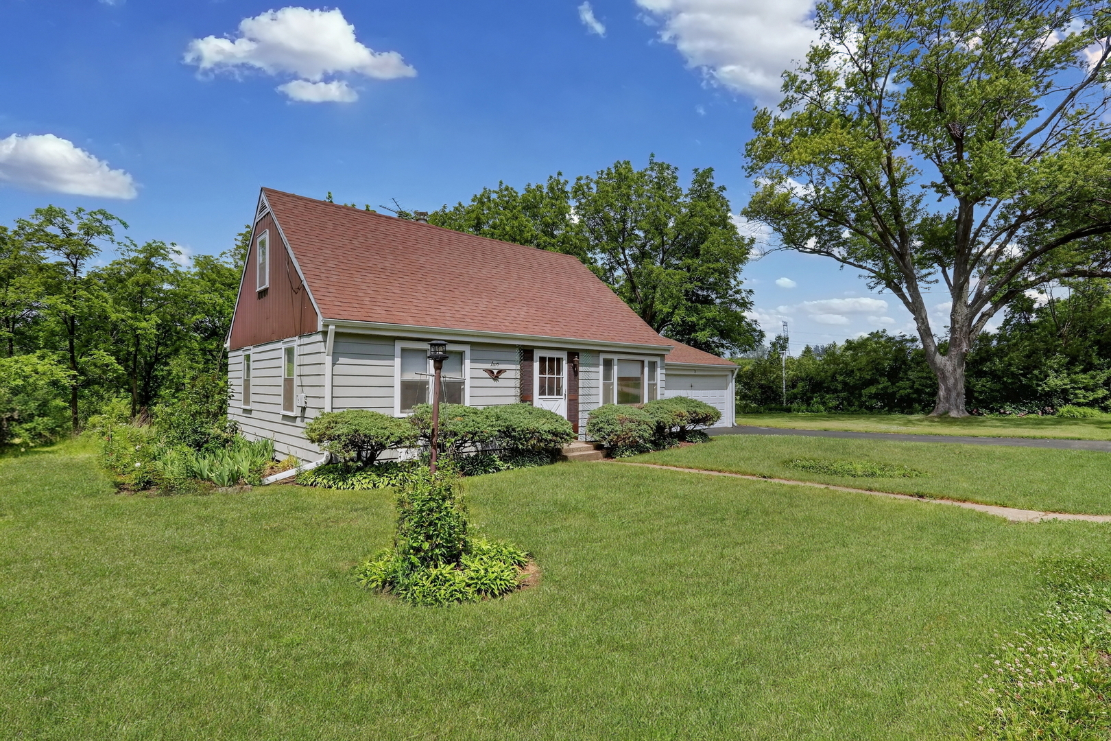 2 Eva Terrace Lake Bluff, IL 60044 - Photo 2 of 21
