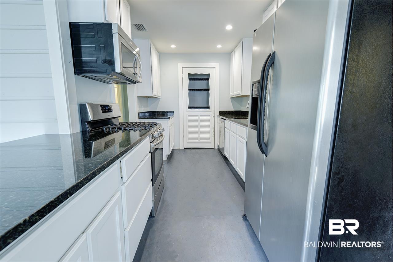 367 Azalea Street Fairhope, AL 36532 - Photo 5 of 22