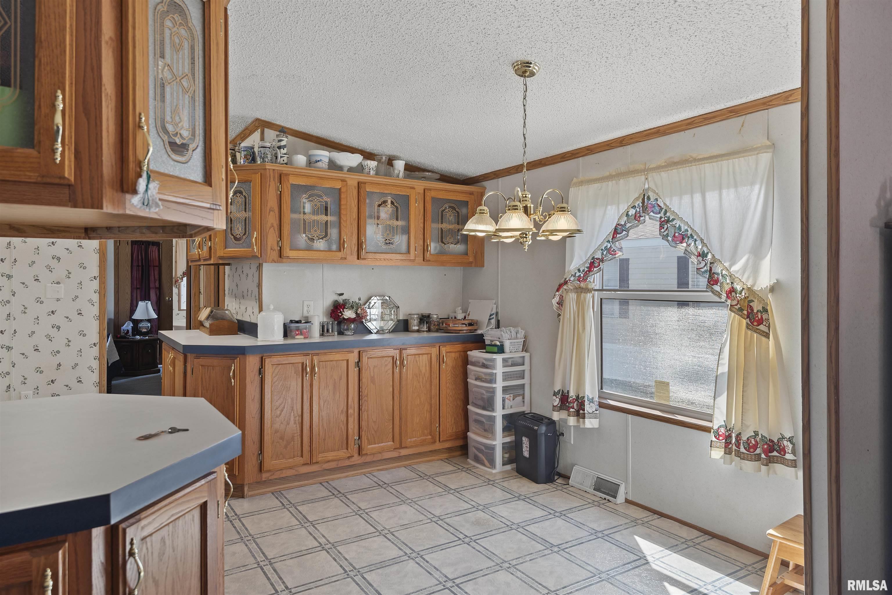 3319 Ridgewood Avenue Springfield, IL 62702 - Photo 9 of 28