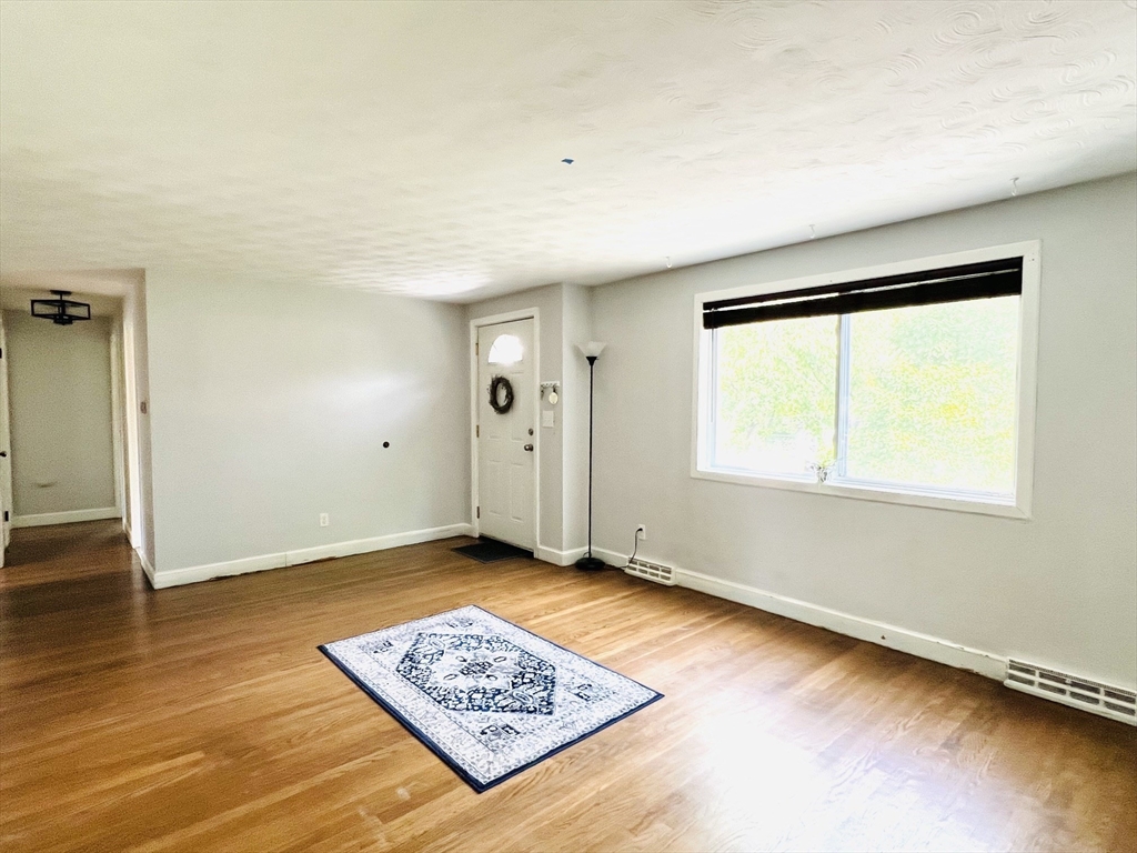 16 Ridge Avenue Lynn, MA 01905 - Photo 7 of 28