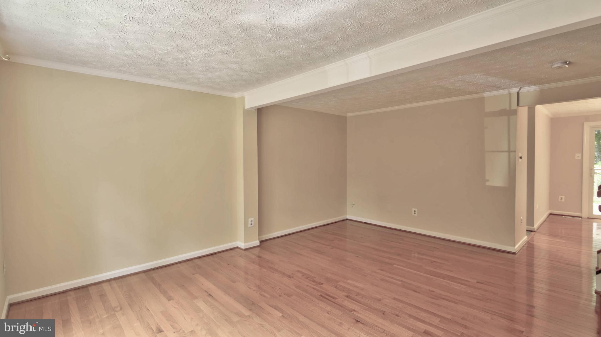 8053 Orange Plank Road Springfield, VA 22153 - Photo 5 of 29