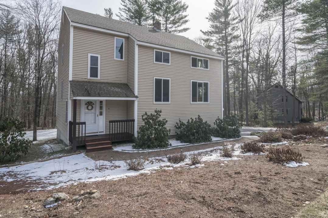 4 Derby Road Derry, NH 03038 - Photo 3 of 37