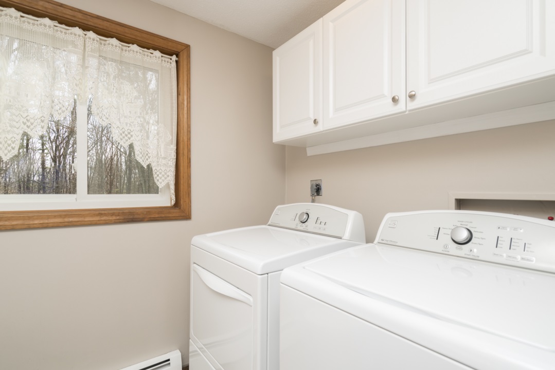 4 Derby Road Derry, NH 03038 - Photo 23 of 37