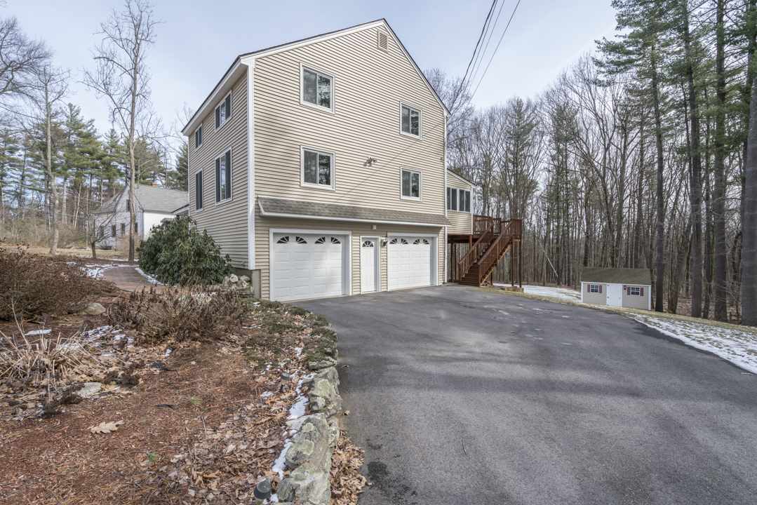 4 Derby Road Derry, NH 03038 - Photo 4 of 37