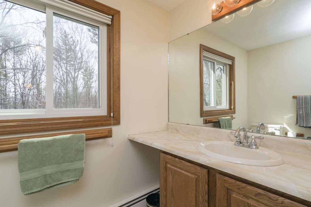 4 Derby Road Derry, NH 03038 - Photo 33 of 37