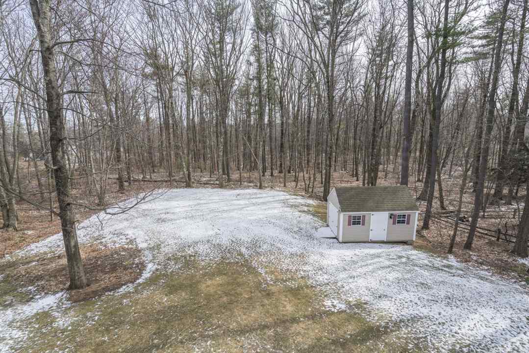 4 Derby Road Derry, NH 03038 - Photo 9 of 37
