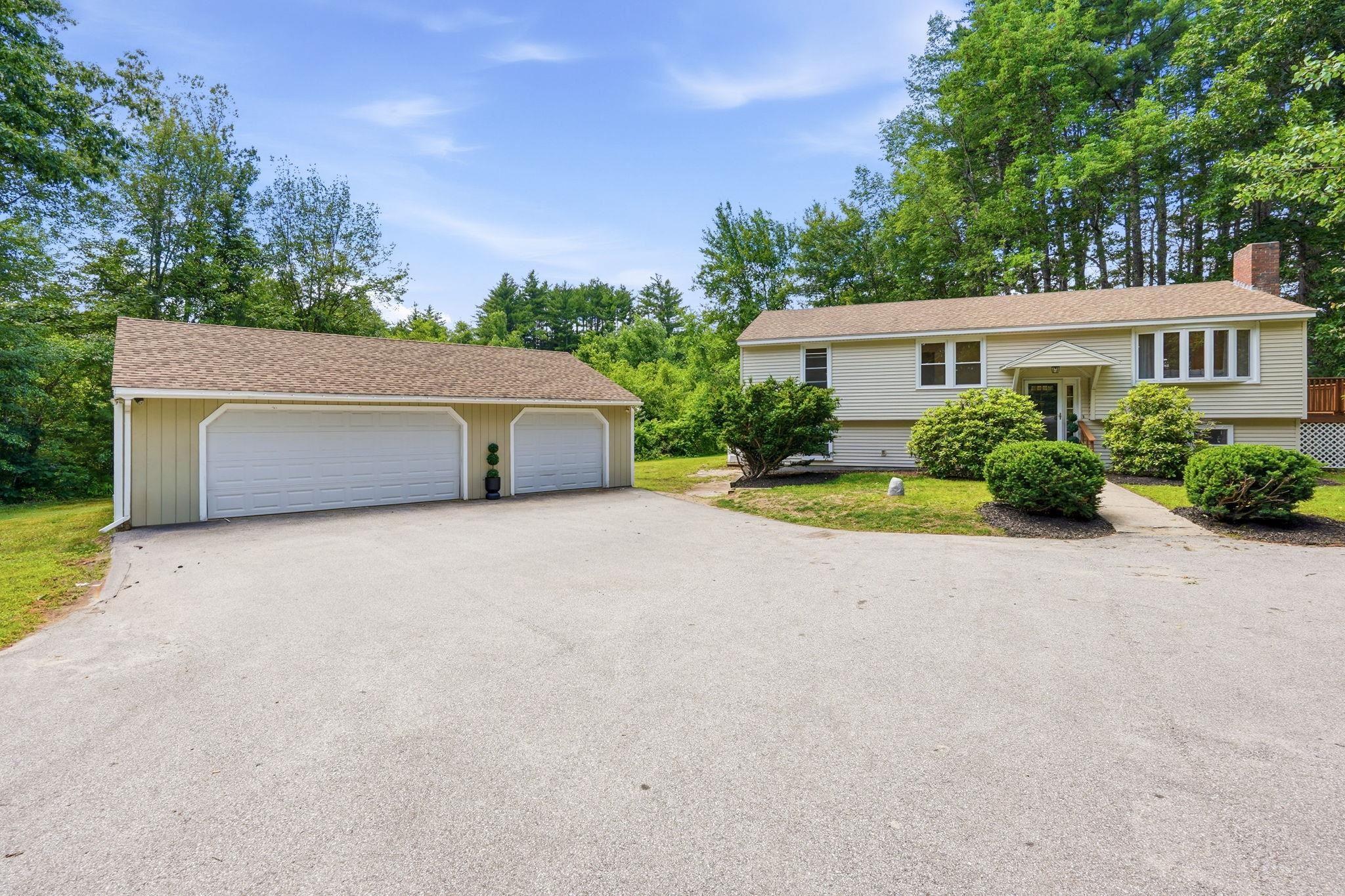 632 Raymond Road Chester, NH 03036 - Photo 2 of 23