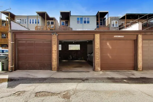 $385,000 | 1324 West Albion Avenue, Unit 1E, Chicago, IL 60626