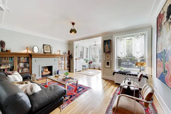 $385,000 | 1324 West Albion Avenue, Unit 1E, Chicago, IL 60626
