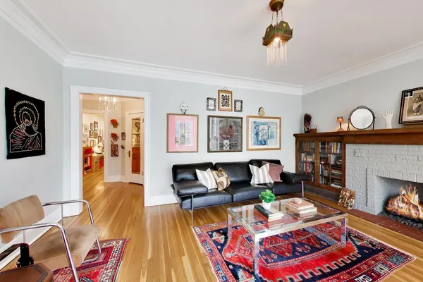 $385,000 | 1324 West Albion Avenue, Unit 1E, Chicago, IL 60626