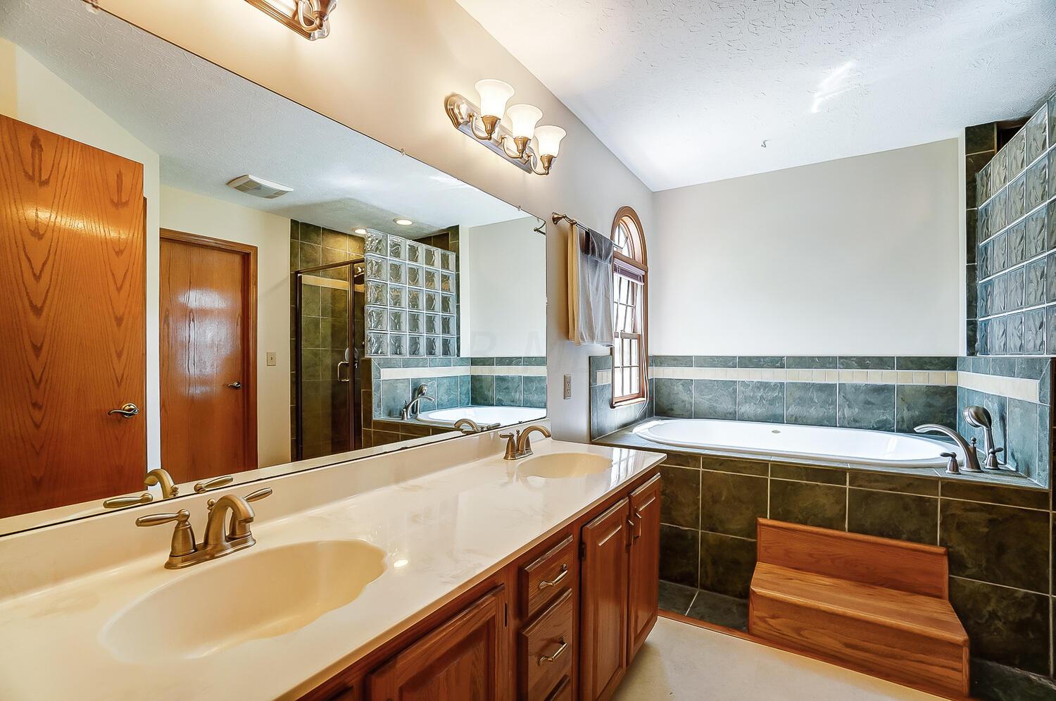 667 Ridenour Road Columbus, OH 43230 - Photo 30 of 66