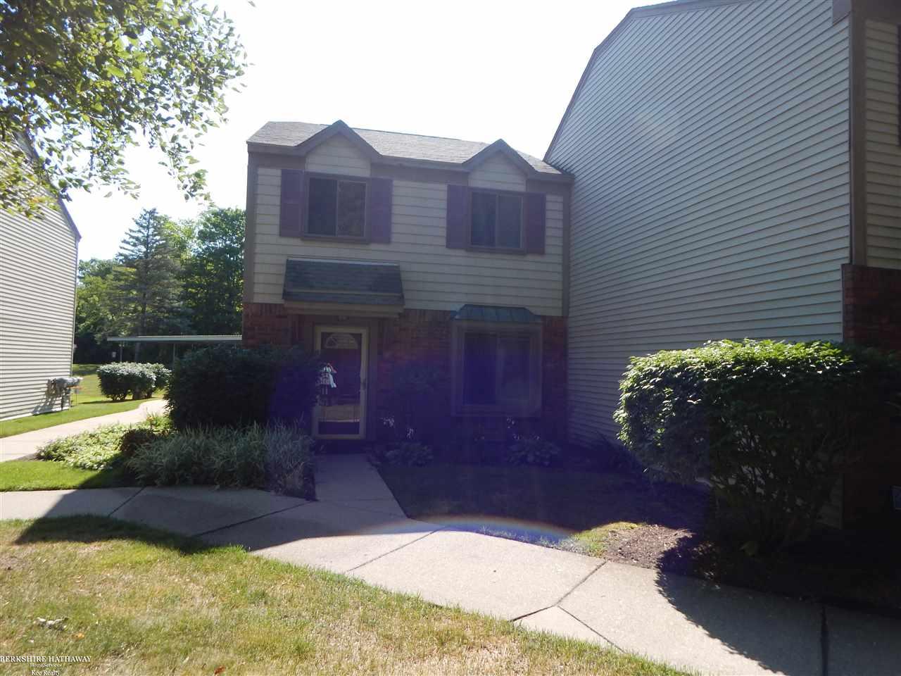 1567 Streamwood Court, Unit 55 Rochester, MI 48307 - Photo 2 of 17
