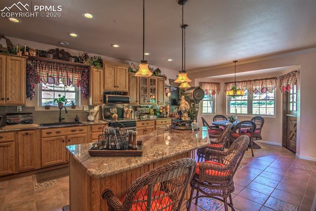 261 Apache Road Florissant, CO 80816 - Photo 5 of 13