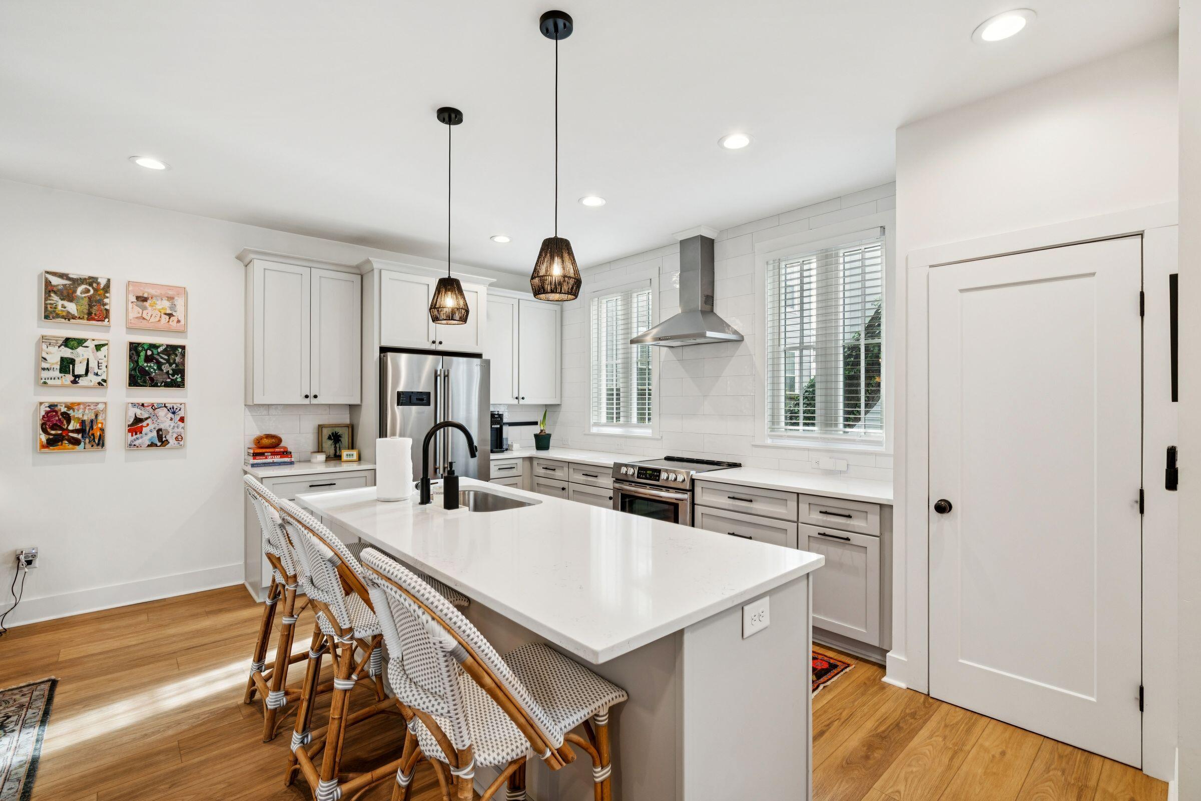 16 Cleveland Street, Unit 300 Charleston, SC 29403 - Photo 4 of 25 Kitchen 1
