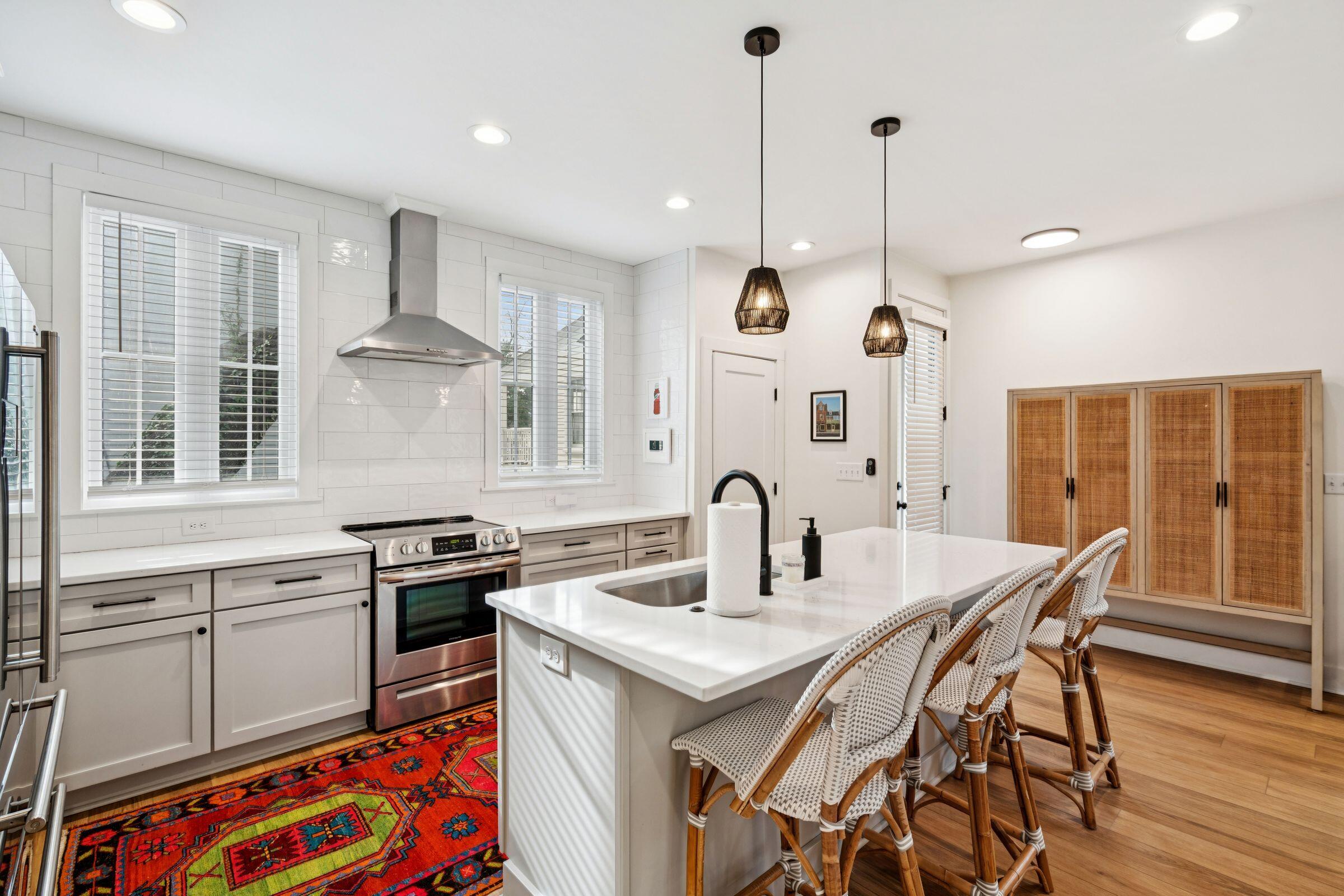 16 Cleveland Street, Unit 300 Charleston, SC 29403 - Photo 8 of 25 Kitchen 3
