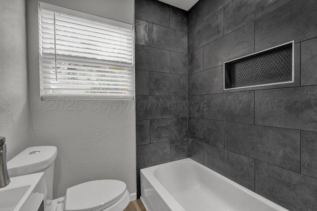 416 Maple Street Amarillo, TX 79107 - Photo 13 of 24 bathroom 1