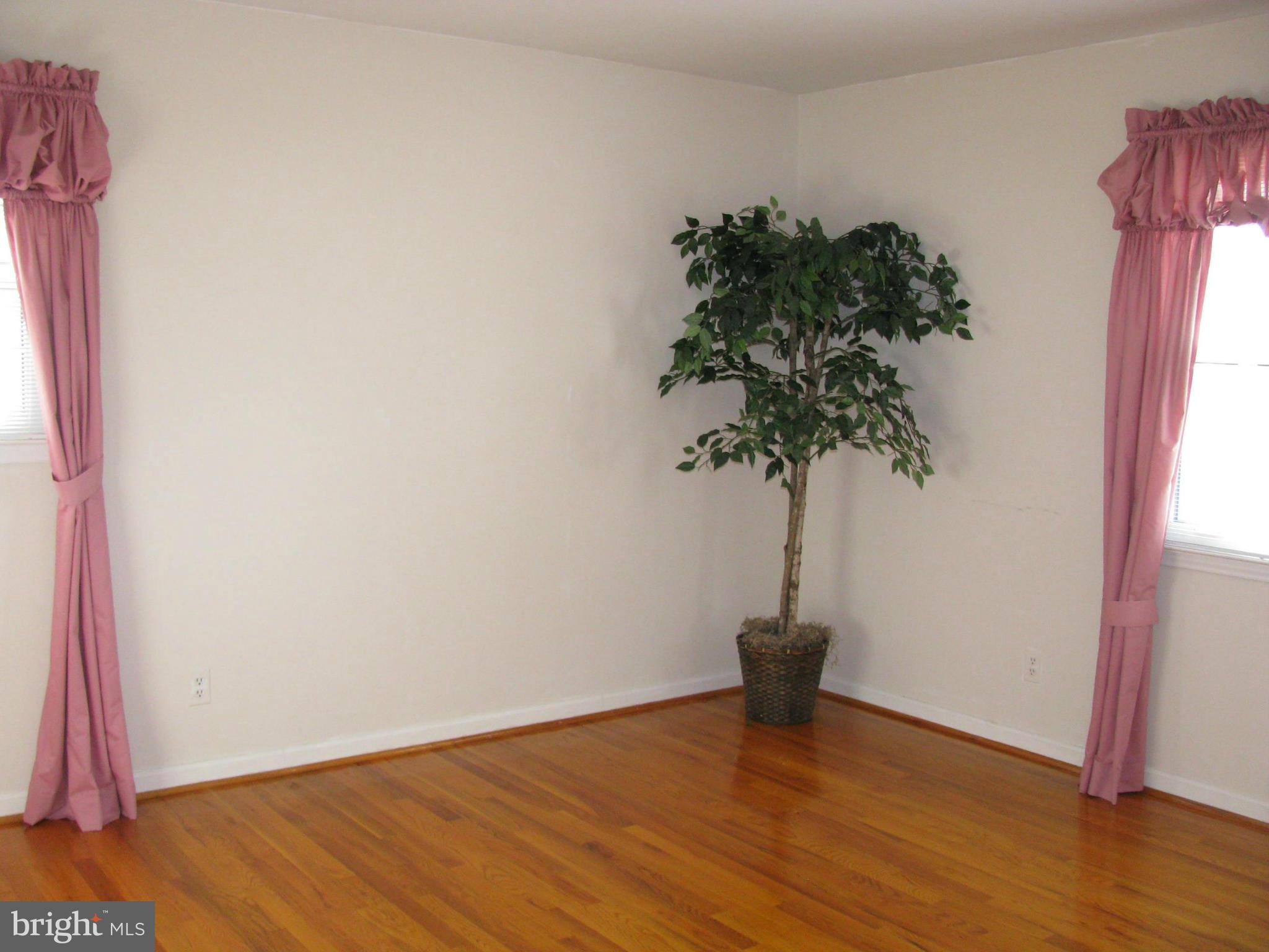 8657 Gateshead Road Alexandria, VA 22309 - Photo 17 of 29 Bedroom (Master)
