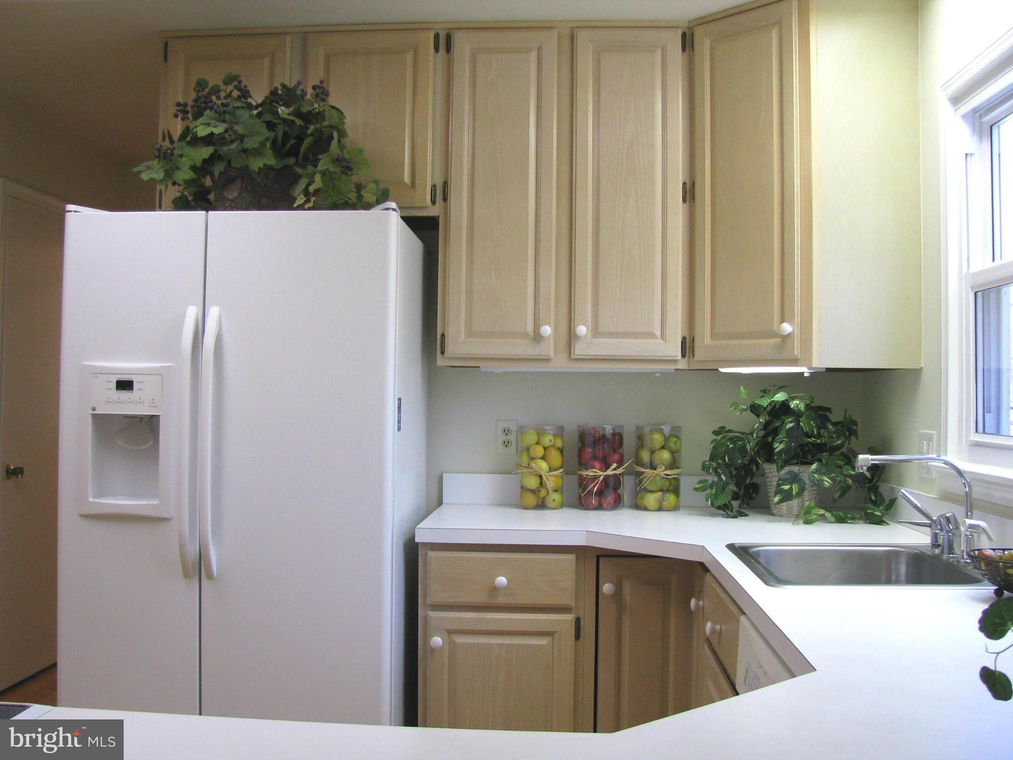 8657 Gateshead Road Alexandria, VA 22309 - Photo 7 of 29 Kitchen