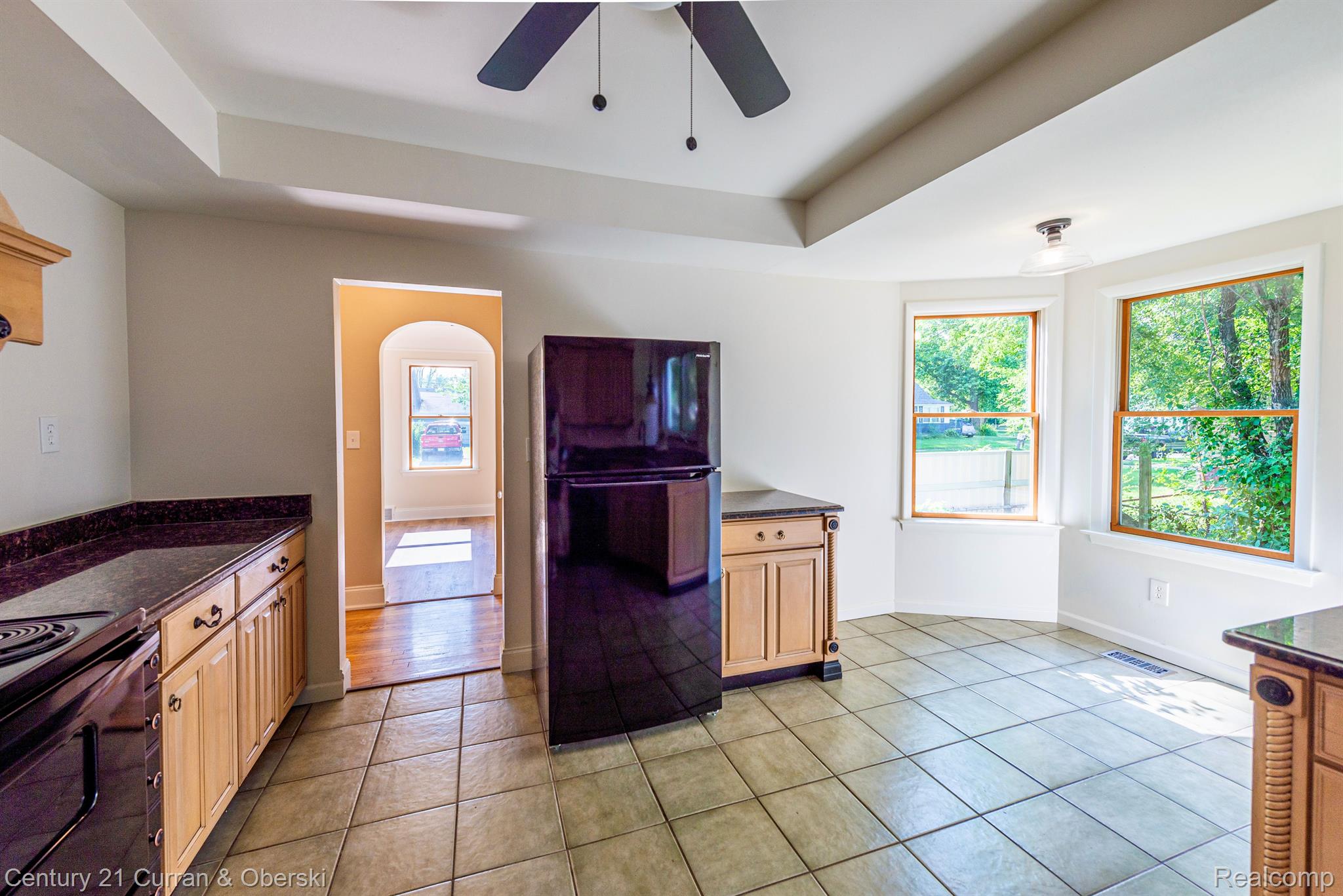 21728 Colgate Street Farmington, MI 48336 - Photo 5 of 40 Kitchen