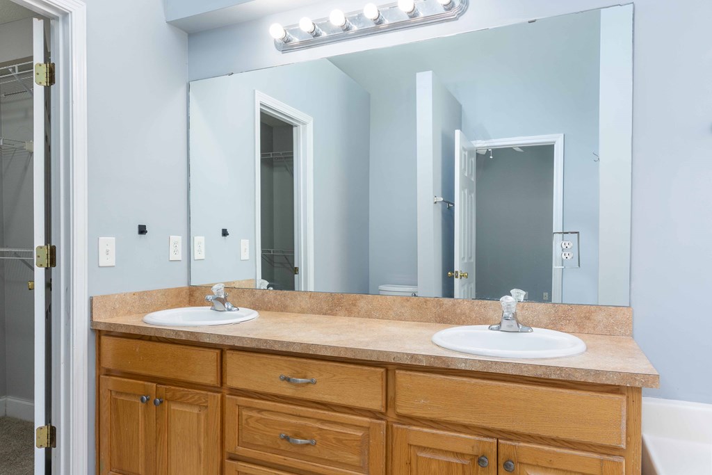 3626 Forrest Road Columbus, GA 31907 - Photo 18 of 30 primary bathroom