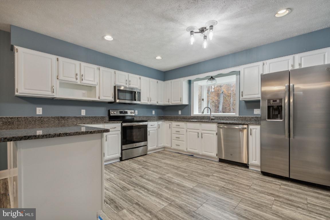 240 Sandy Ridge Road Fredericksburg, VA 22405 - Photo 7 of 43 Gallery Image 7
